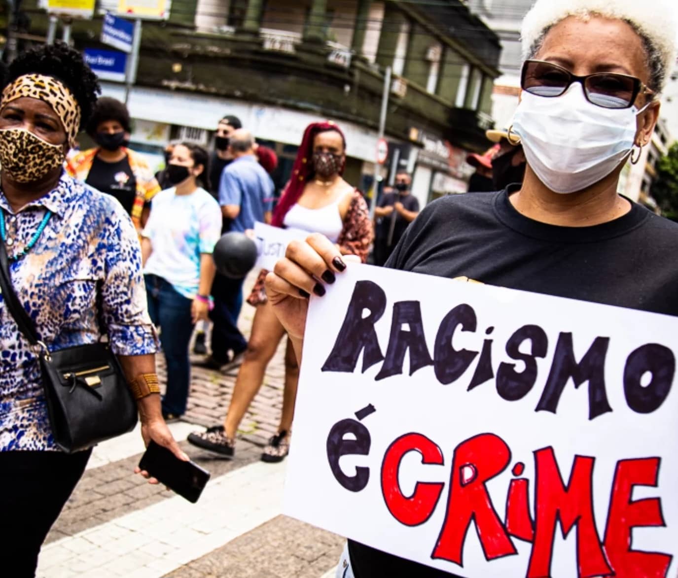 Crime de racismo em shopping causa indignação no RS InfoDiretas