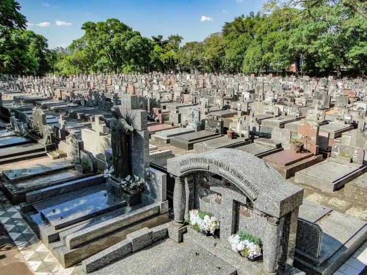 Dia de Finados contará com horário especial nos cemitérios municipais de Porto Alegre