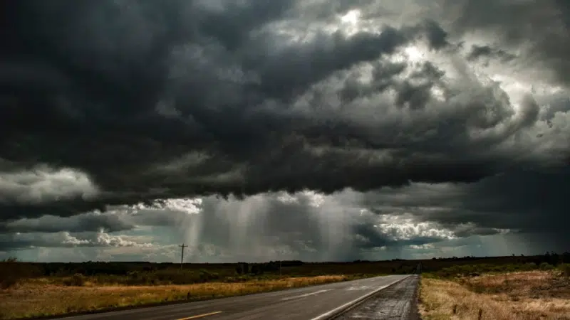 Imagem mostra nuvens nubladas e tempo propício á chuva no Rio Grande do Sul.