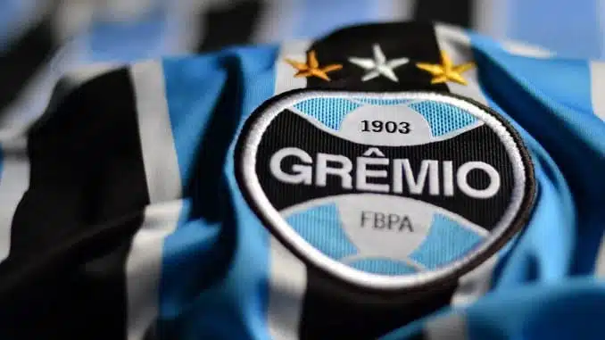 Brasão do Grêmio no uniforme
