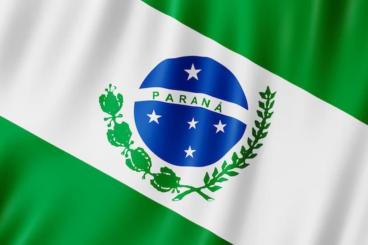 Imagem mostra a bandeira do Paraná