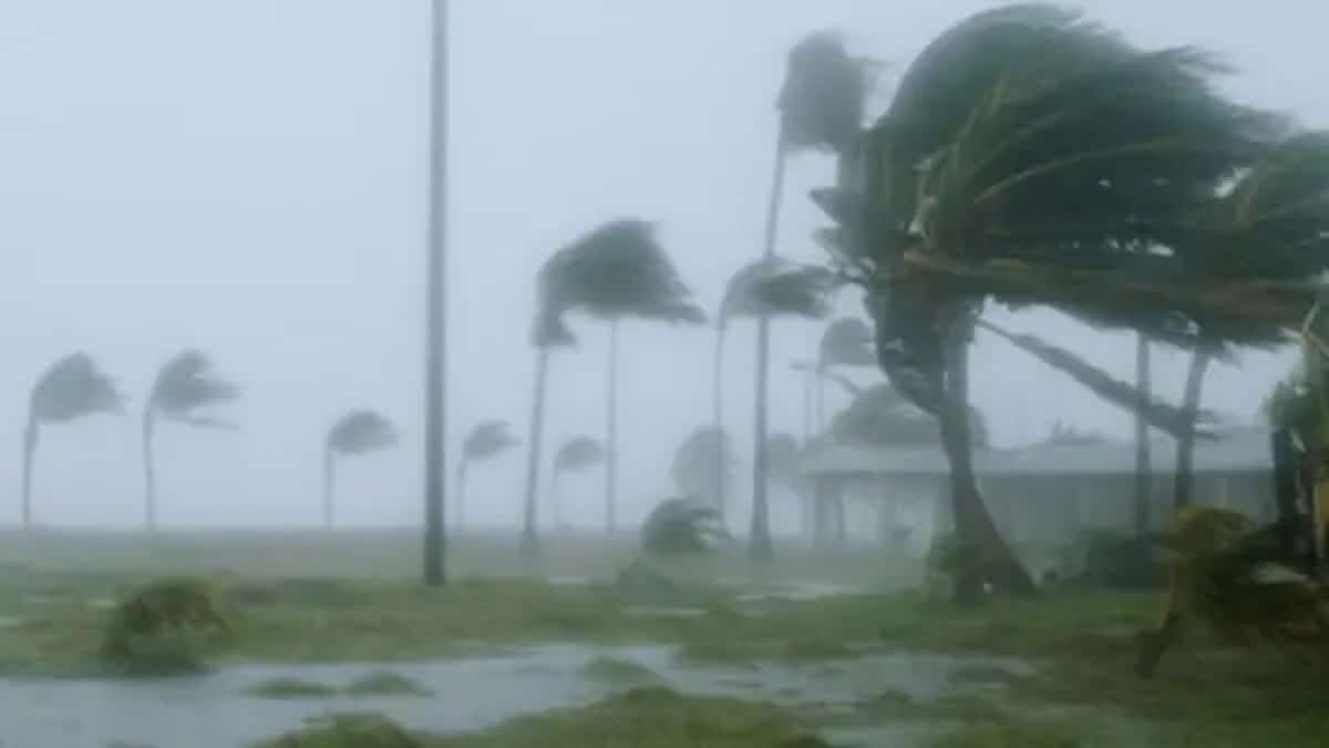 Foto mostra ventania provocada por fenômeno de ciclone no sul do Brasil.