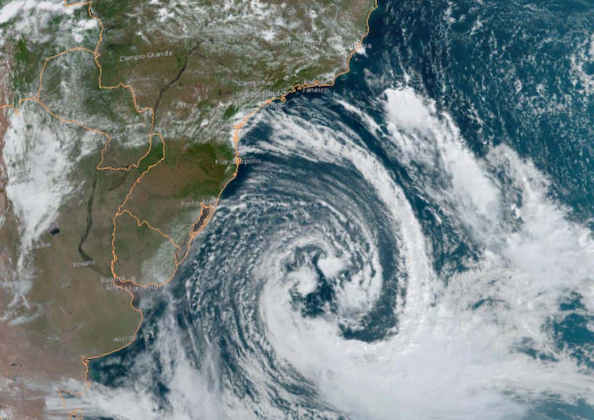 Foto mostra formação de ciclone extratropical na região Sul do Brasil. Imagem ilustrativa dos possíveis desastres causados pelo fenômeno climático El Niño.