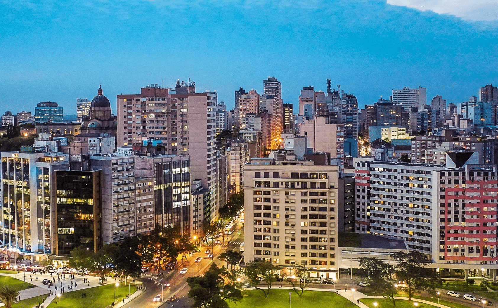 Imagem mostra Porto Alegre, cidade em 2º lugar entre ranking de municípios mais ricos do Rio Grande do Sul.