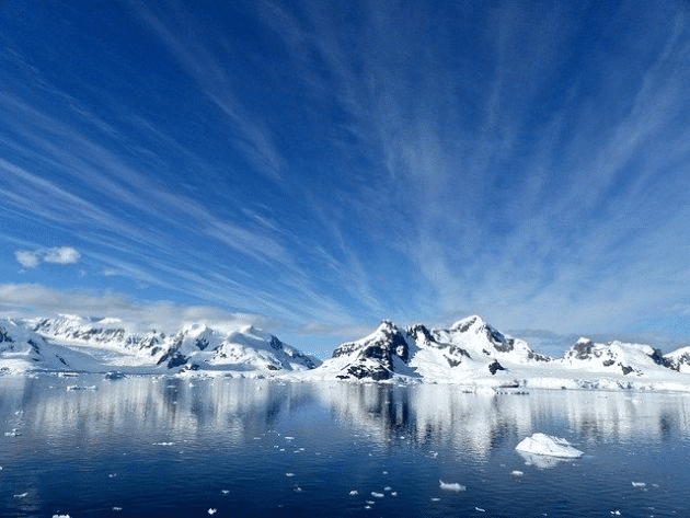 Foto das geleiras na Antártica.