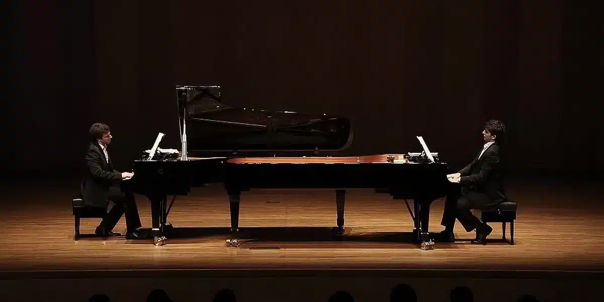 Duo de pianistas internacionais